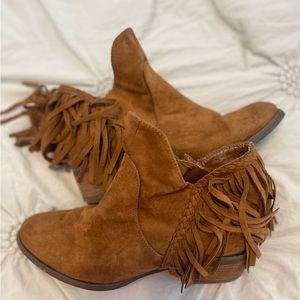 DRY GOODS | fringe booties